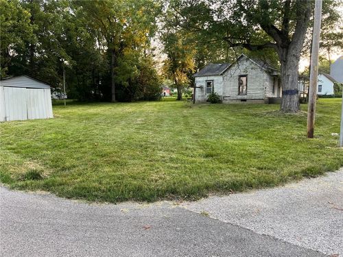 302 Dubois St, Lawrenceville, IL, 62439-3013 | Card Image