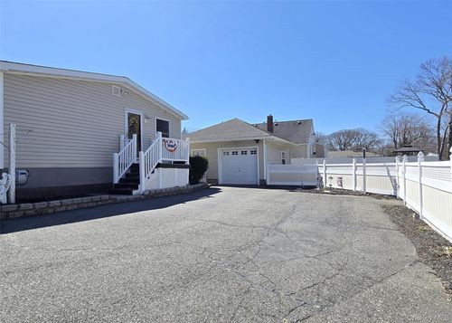 146 Webster Avenue, Brookhaven, NY, 11779 | Card Image