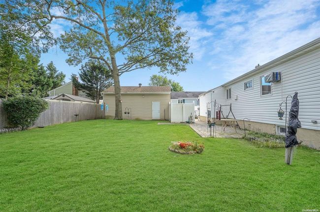 31 Cozzens Pl, House other with 3 bedrooms, 1 bathrooms and null parking in Patchogue NY | Image 16