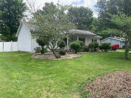 1115 Priscilla Ct, New Athens, IL, 62264-1596 | Card Image