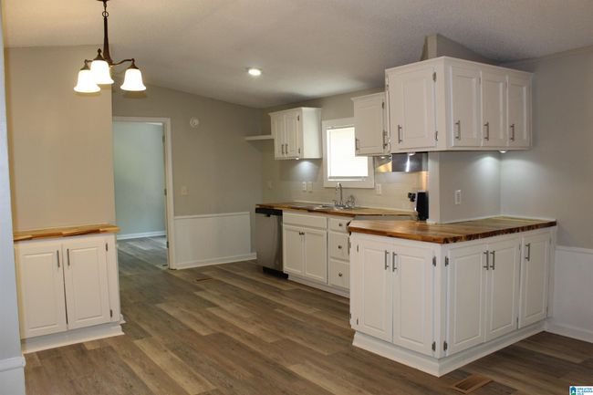 220 Crestview Dr, House other with 3 bedrooms, 2 bathrooms and null parking in SPRINGVILLE AL | Image 11