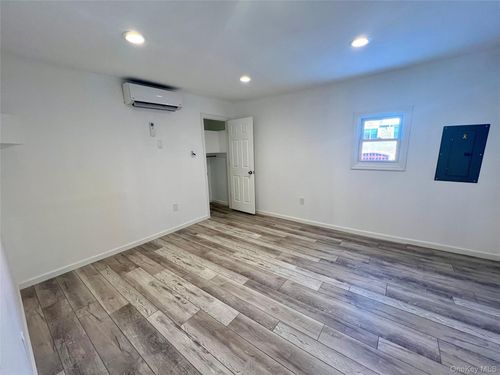 1-356 Main St, Farmingdale, NY, 11735-3507 | Card Image