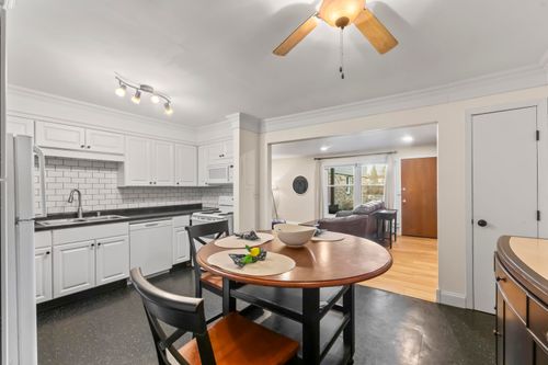 11416680 Crown Dr, Germantown, WI, 53022-3293 | Card Image