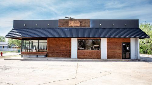 610 W Main St, Olney, TX, 76374-1742 | Card Image