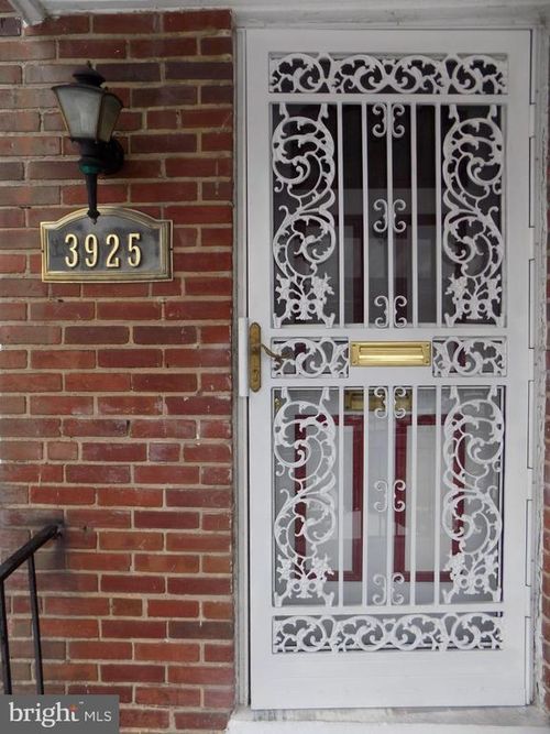 3925 Colborne Rd, BALTIMORE, MD, 21229-1902 | Card Image