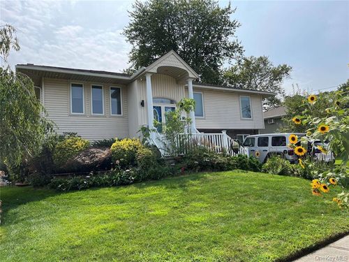 12 Reed Dr, Deer Park, NY, 11729-5505 | Card Image