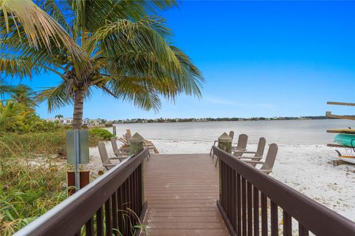 515 Via Villagio, Hypoluxo, FL, 33462-7046 | Card Image