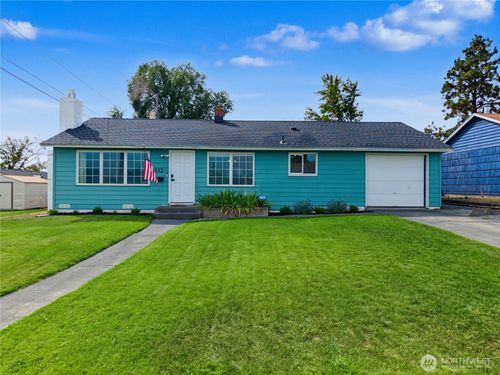 513 W Meridian Avenue, Moses Lake, WA, 98837 | Card Image