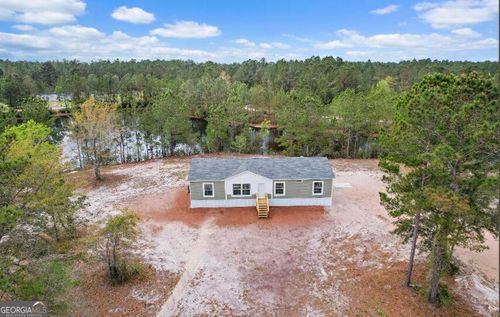 143 Lisa Ln, Hortense, GA, 31543-4926 | Card Image