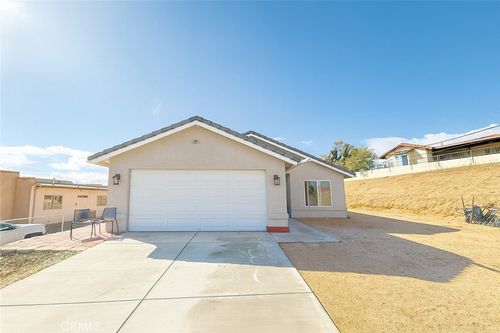 16965 Palm St, Hesperia, CA, 92345-5968 | Card Image