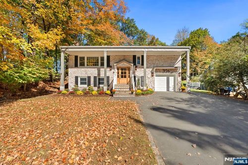 326 Runnymede Rd, Essex Fells, NJ, 07021-1112 | Card Image