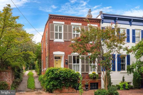 206 Wolfe St, ALEXANDRIA, VA, 22314-3858 | Card Image