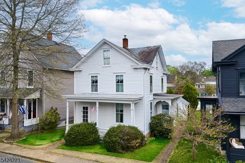 20 Maple St, Milford, NJ, 08848-1313 | Card Image
