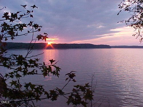 563 Sunset Blvd, Clarksville, VA, 23927-2266 | Card Image