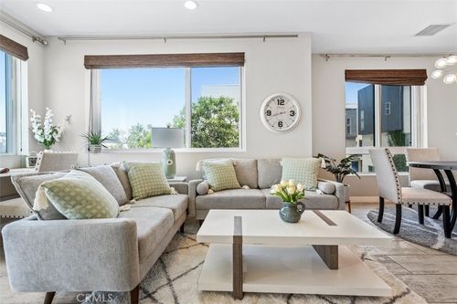 315 Messina, Montebello, CA, 90640 | Card Image