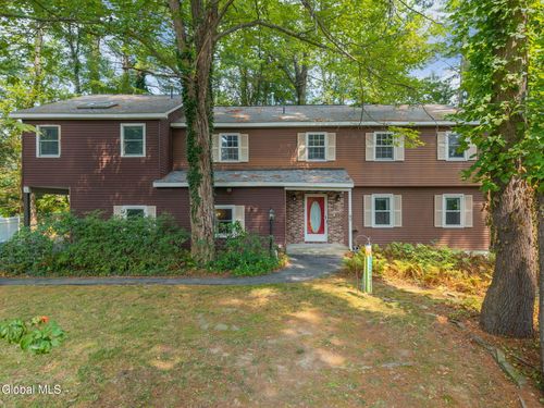 47 Campus Club Dr, Guilderland, NY, 12084-9523 | Card Image