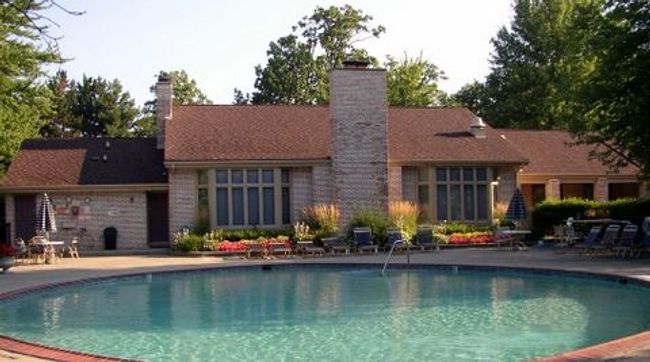 Clubhouse and pool area | Image 28
