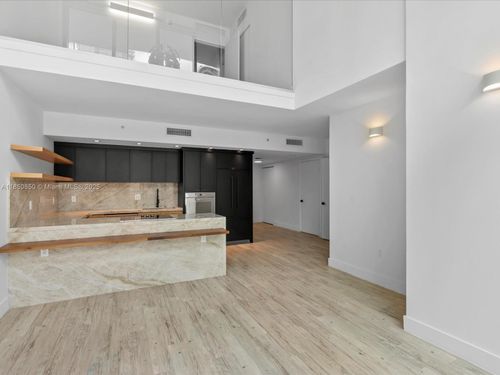 apt-704-92 Sw 3rd St, Miami, FL, 33130-3070 | Card Image