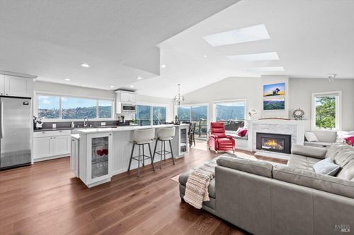 76 Sunnyhill Lane, Napa, CA, 94558 | Card Image