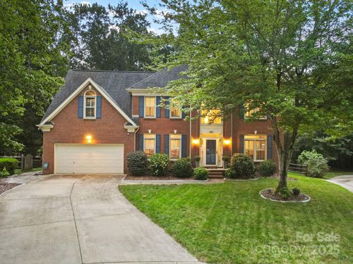 402 Clairview Ln, Matthews, NC, 28105-0207 | Card Image
