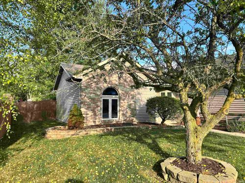111 Autumn Hills Dr, Avilla, IN, 46710-9603 | Card Image