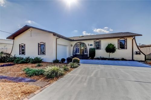 212 Westwinds Dr, Palm Harbor, FL, 34683-1038 | Card Image