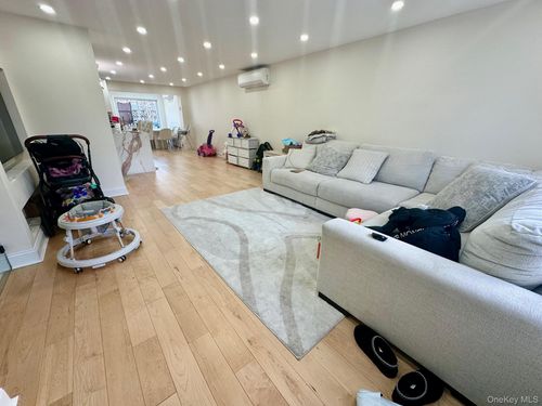 13762 70th Rd, Flushing, NY, 11367-1930 | Card Image