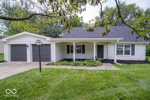 370 Winding Way, Carmel, IN, 46032-2055 | Card Image