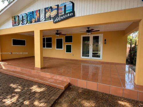 3-985 Sw 10th St, MIAMI, FL, 33130-3738 | Card Image
