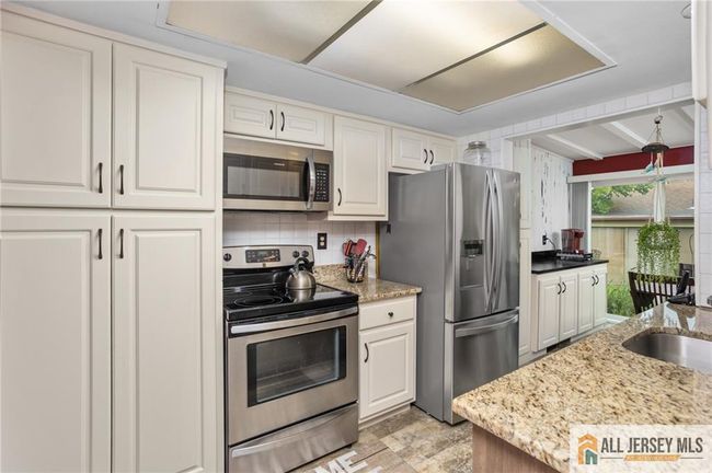 128B - 128 Balsam Plz, Townhouse with 2 bedrooms, 2 bathrooms and null parking in Monroe NJ | Image 11