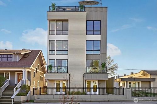 6211 12th Avenue Ne, Seattle, WA, 98115 | Card Image