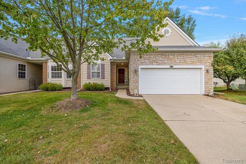 3420 Grove Ln, Auburn Hills, MI, 48326-3980 | Card Image
