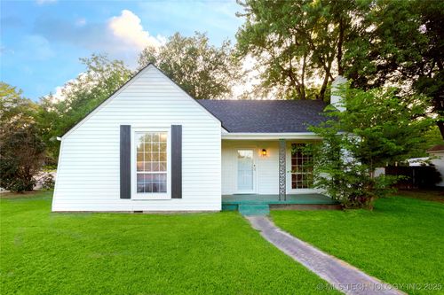 1211 9th St, McAlester, OK, 74501-6927 | Card Image