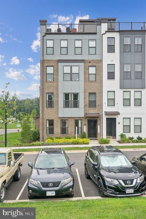 20306 Newfoundland Sq, ASHBURN, VA, 20147-6351 | Card Image