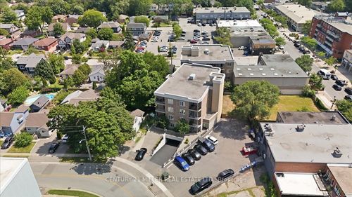102 - 70 Stewart St, Condo with 2 bedrooms, 2 bathrooms and null parking in Oakville ON | Card Image