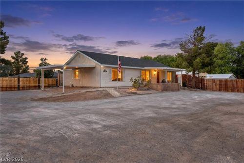 208 W Alma St, Overton, NV, 89040-9015 | Card Image