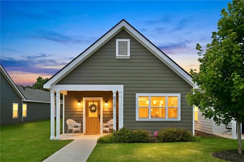 825 Ne Heights Ln, Bentonville, AR, 72712-3096 | Card Image