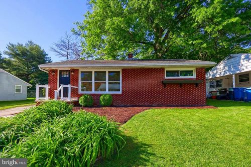 404 E New St, MOUNTVILLE, PA, 17554-1715 | Card Image