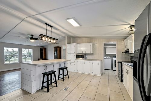 22515 Felicia Dr, Briarcliff, TX, 78669-2562 | Card Image