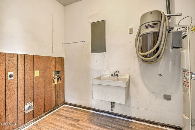 646 Meadow View Rd, House other with 4 bedrooms, 2 bathrooms and null parking in Bristol TN | Image 29