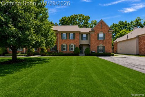 apt-f-1655 Huntington Park, Rochester Hills, MI, 48309-2205 | Card Image