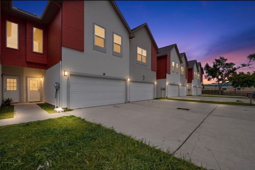 226 Heritage Ct, Seagoville, TX, 75159-3773 | Card Image