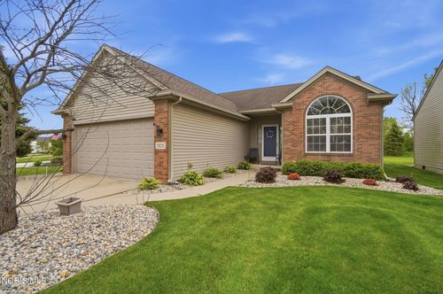 7101 Offshore Dr, Maumee, OH, 43537-8640 | Card Image