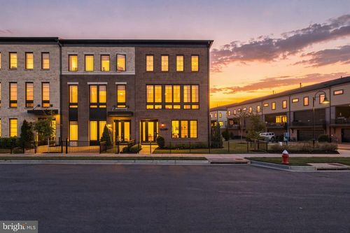 44611 Uptown Row Dr, ASHBURN, VA, 20147-6539 | Card Image