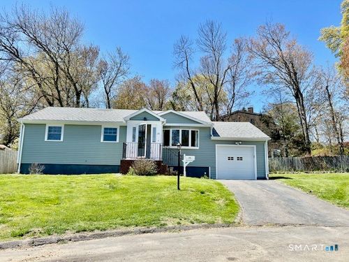 25 Suzanne Cir, Fairfield, CT, 06825-3743 | Card Image