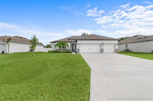8046 99th Ct, Vero Beach, FL, 32967-2779 | Card Image