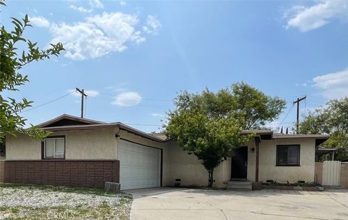 172 E Ramona Dr, Rialto, CA, 92376 | Card Image