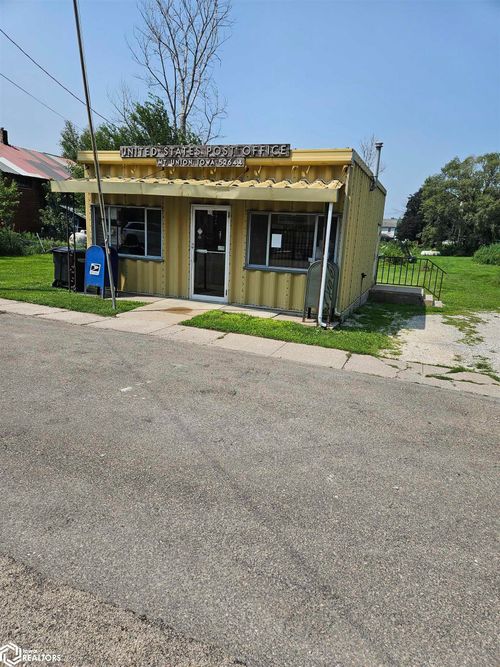 206 W Railroad St, Mount Union, IA, 52644-9608 | Card Image