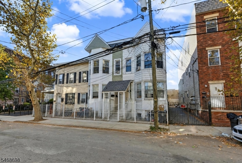 Residential Income in Newark City 3