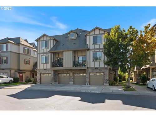 7902 Ne Miriam Way, Hillsboro, OR, 97006-1020 | Card Image